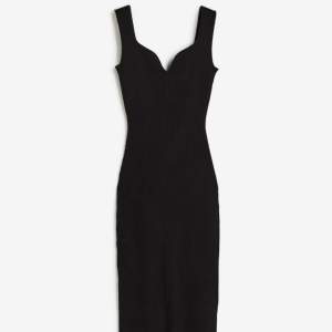 Lång ribbad klänning från H&M ny med lapparna kvar 