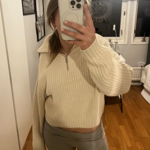 Stickad tröja - Inga tecken på användning❣️❣️