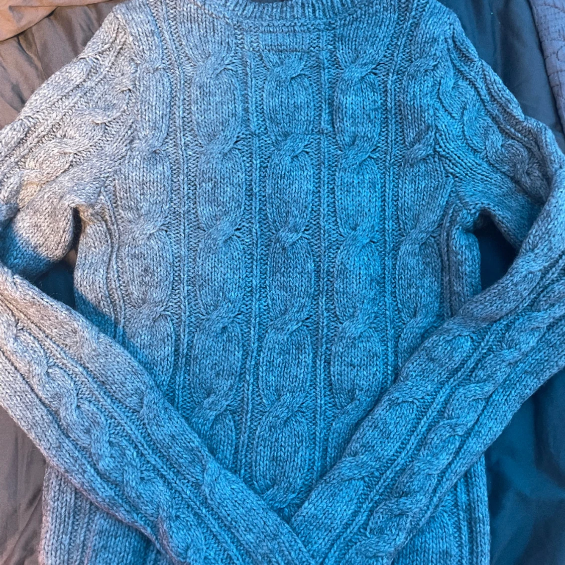 Abercrombie & Fitch - 90