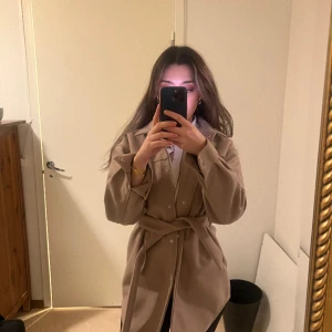 Vero Moda lätt kappa - Lätt kappa oanvänd helt ny 