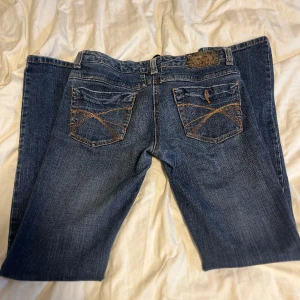 Lågmidjade jeans - Lågmidjade jeans från Yeans Please