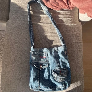 Jeans väska - Fin väska med många fack
