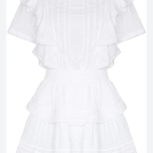 KLÄNING - Säljer denna jätte fina klänning köptes på Plick för 2500kr osäker på vart den är ifrån det står for love Bell i storlek s