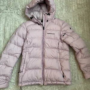 Dunjacka - Rosa Peak Performance dunjacka i storlek XS, gott skick.