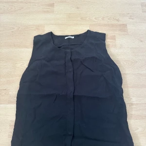 Lee blus  - Lee blus använd några gånger passar från  S -M bra skick 