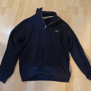 Levis 501 och Lacoste halv zip - Lacoste Half zip och mörkblå 501 