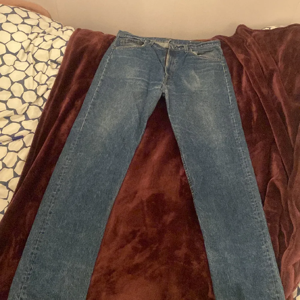 Levis jeans i storlek XL. Passar både killar och tjejer ☺️. Jeans & Byxor.