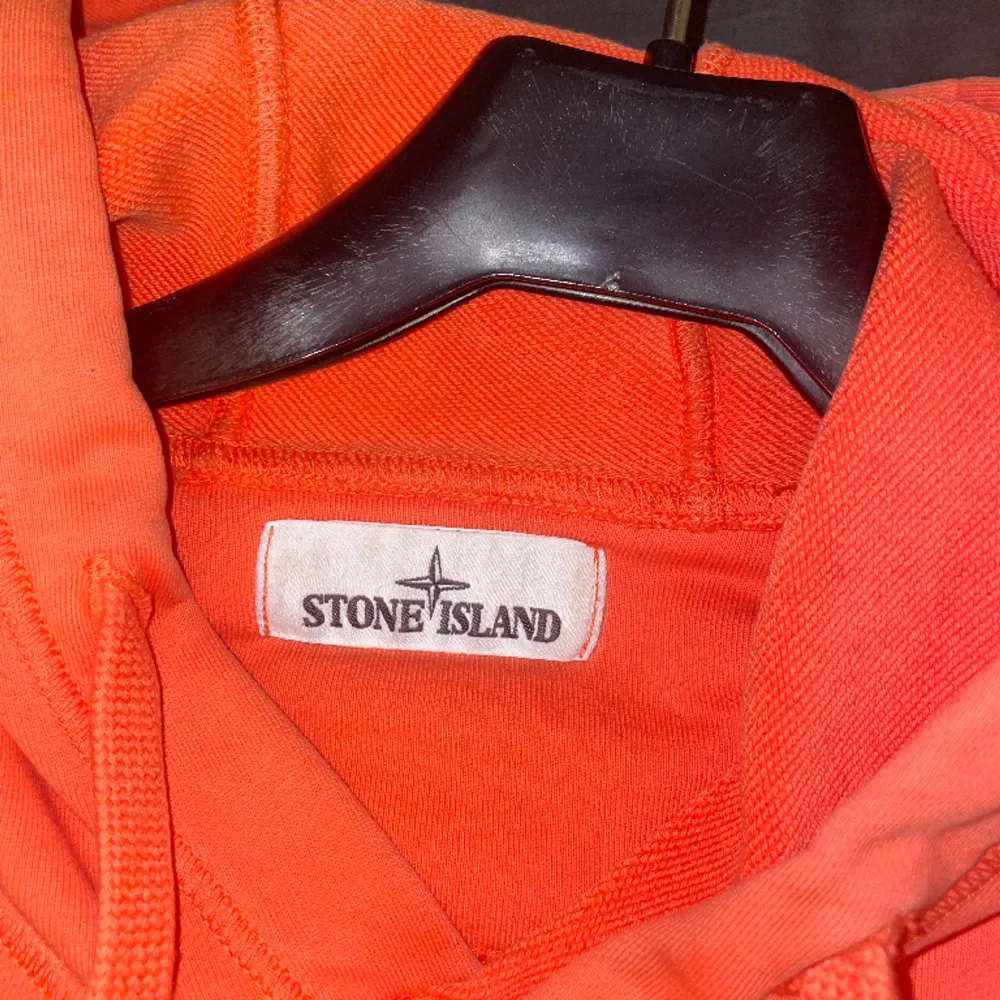 Hej! Säljer en Stone Island hoodie Mvh. Hoodies.