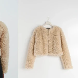 Pälsjacka  - Pälsjacka i nyskick, sitter bra på mig som vanligtvis har S