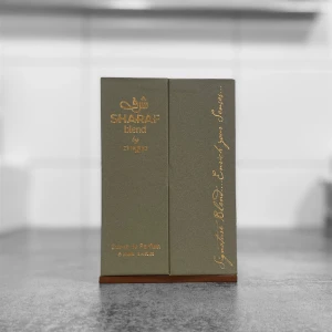 Parfym zimaya - Zimaya sharaf blend  Bästa klonen av angels share ute på marknaden enligt mig. Skickas I vadderat bubbel kuvert. I priset ingår glasdekant, bubbelplast, eltejp. Porto tillkommer Splittar 2ml-30kr 3ml-35kr 5ml- 50kr 10ml- 85kr