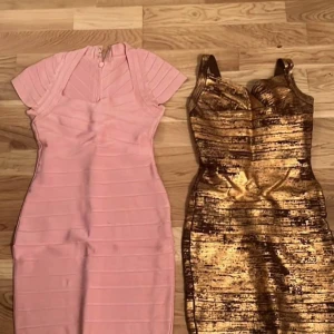 Bandage klänning  - 1. Rosa bandage klänning i stl 34 pris 500 2. Bronx bandage klänning i stl 34 pris 500. Båda för 900kr