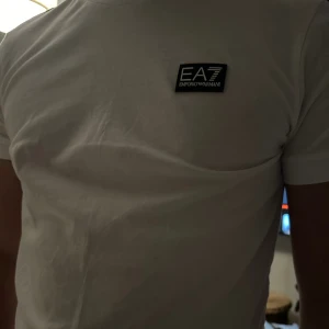 Ea7 T-shirt  - Knappt använd
