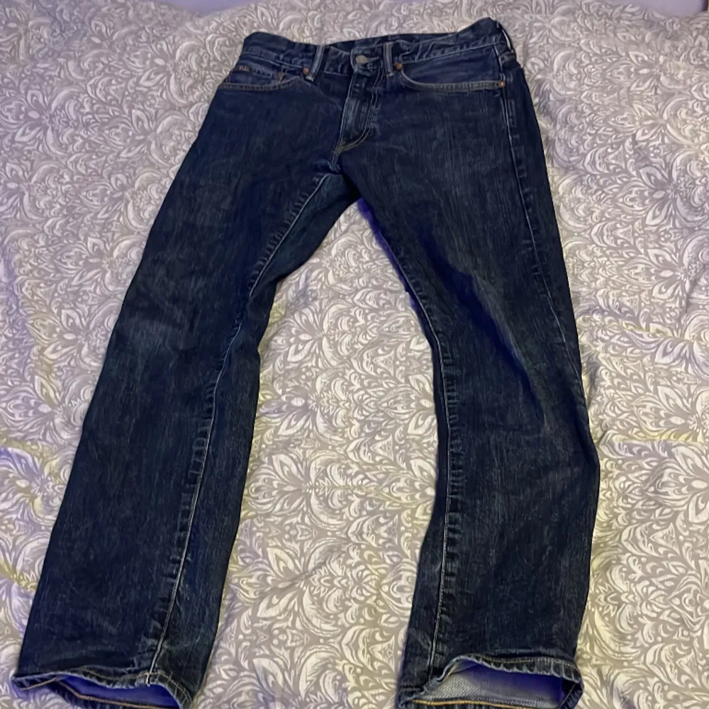 9/10 skick, sällan använda, sjukt snygga sköna jeans. Jeans & Byxor.