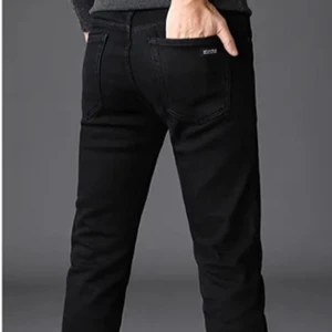 Jeans  - Slim jeans finns bara få kvar passa på jätte fina svarta slim jeans bara för 549 få kvar så passa på köp dina jeans. Storlek 28-40.