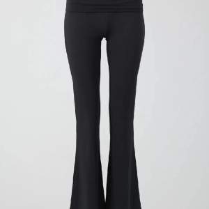 Soft touch folded flare trousers från Ginatricot, oanvända🤍