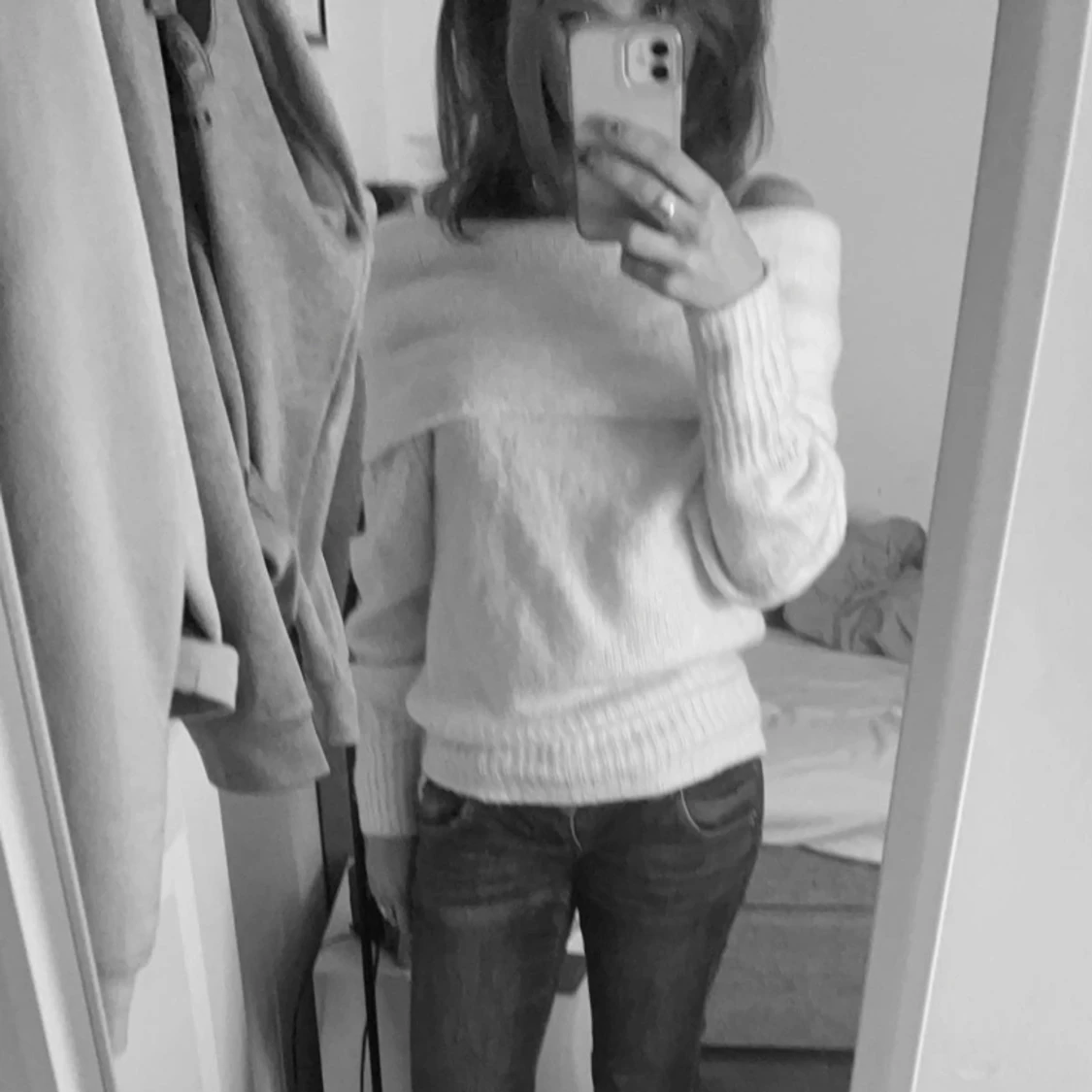 Off shoulder tröja - 90