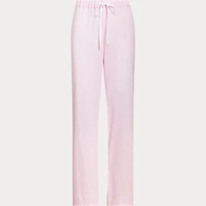 ralph lauren pyjamasbyxor - säljer mina supergulliga ljusrosa ralph lauren pyjamasbyxor (nypris 795kr!) då dem har blivit för små för mig💞 använda ett fåtal gånger, inga defekter💞 kom privat för egna bilder🙌🏼