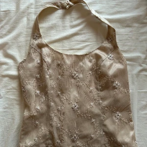 Topp - Fin vintage topp med broderier