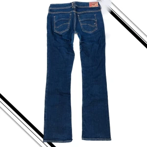 Lowwaist bootcut - Midja:90/91 Innerben: 90