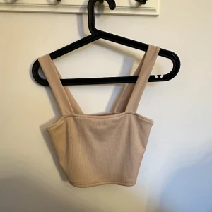 Linne - Linne från SHEIN  Stl s  Den är inte använd mycket 