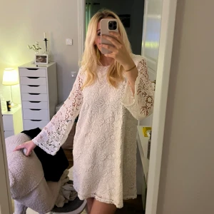 Studentklänning  - Säljer min studentklänning 