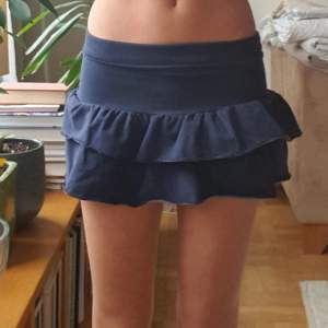 Super mini kjol perfekt till sommaren! Barnstorlek men skulle uppskatta som xs