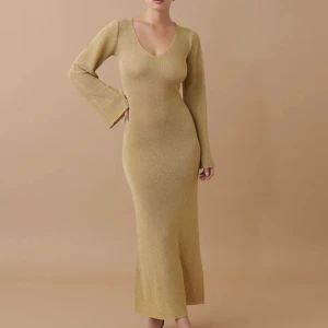 SÖKER GULDIG KLÄNNING  - Heej söker guldig klänning från Gina tricot i str XS-S-M