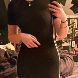 klänning - otroligt skön använts en del men i bra skick 