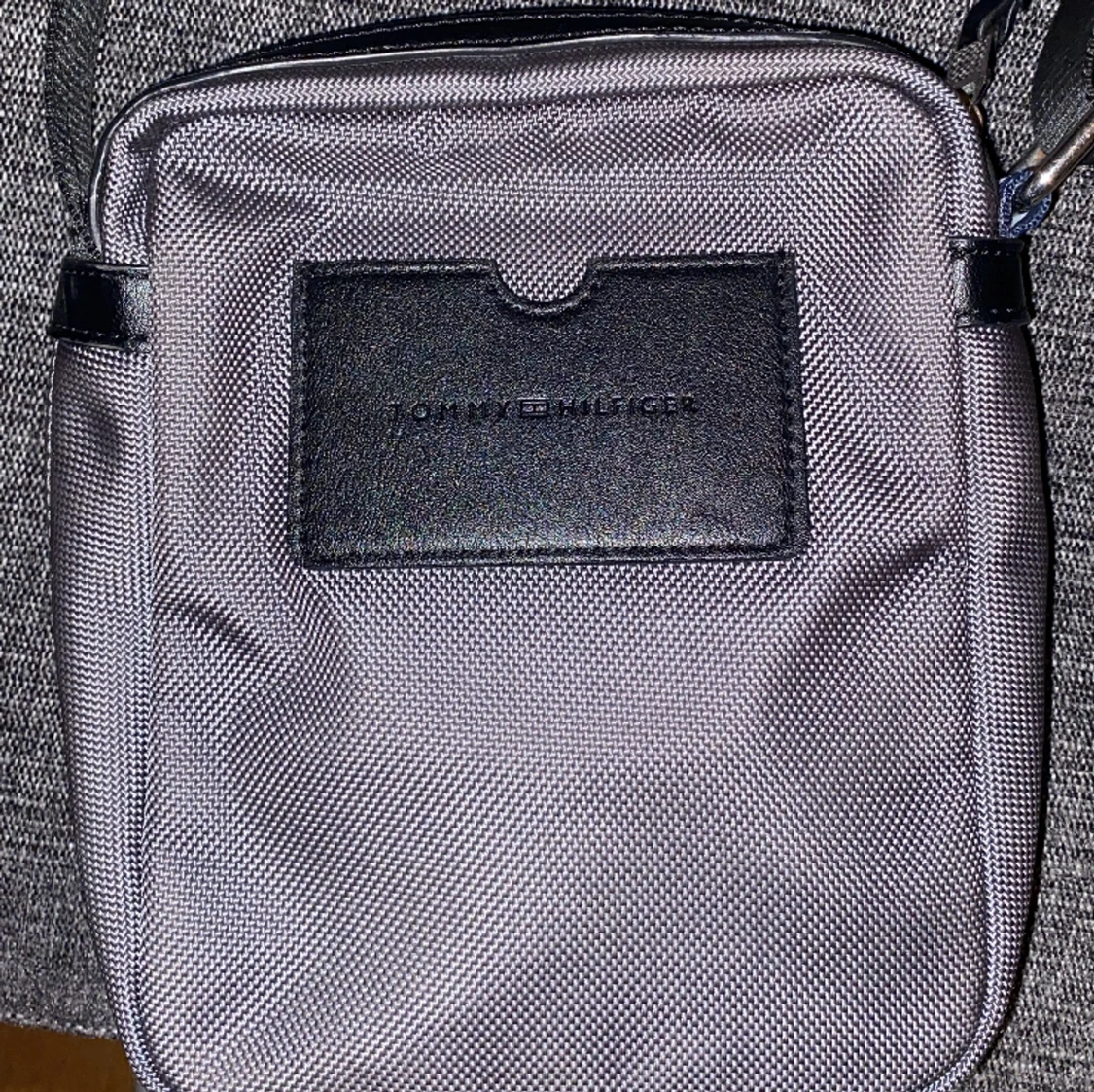 Tommy Hilfiger väska - 90