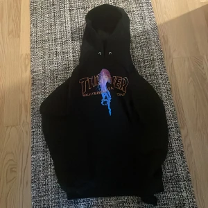 Thrasher Hoodie  - Säljer denna Thrasher Hoodie som är helt oanvänd  