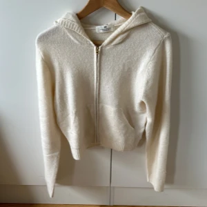 Soft goat liknande zip hoodie  - Säljer min soft hoodie från hm då den inte andvänds och är bara andvänd 2 gånger. 