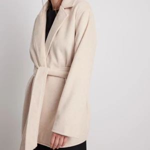 Kappa - Säljer nu min superfina kappa från Nakd, helt slutsåld. Storlek 34 och väldigt bra skick🙌🏼