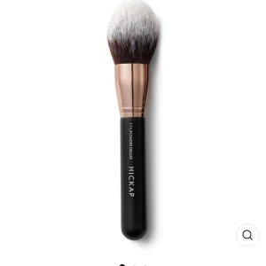 sminkborste  - säljer min helt nya puder borste från hickap! 🩷