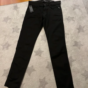 Helt nya replay jeans  - Helt nya med alla tags kvar!  Hör av er vid frågor