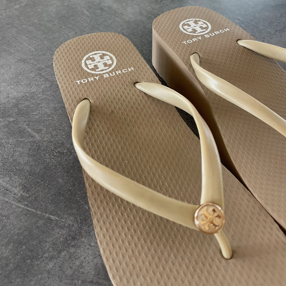 Tory Burch flip flops - 90