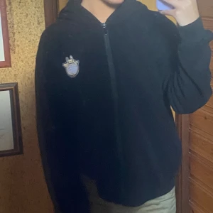 Totoro hoodie - Oversize totoro zip up, säljes för 100 kr + 65 kronors frakt