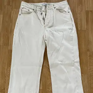 Vita jeans i storlek XS från Adika