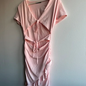 Knyt klänning  - Knyt klänning storlek xs / s Aldrig använd 