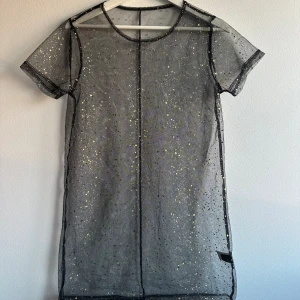 Mesh klänning  - Mesh klänning med guld  Xs / s