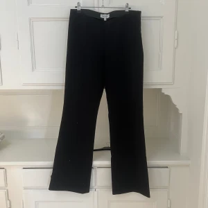 Kostymbyxor - Kostymbyxor från & other stories, storlek 42 men sitter bra på mig som vanligtvis är en 40, bra skick