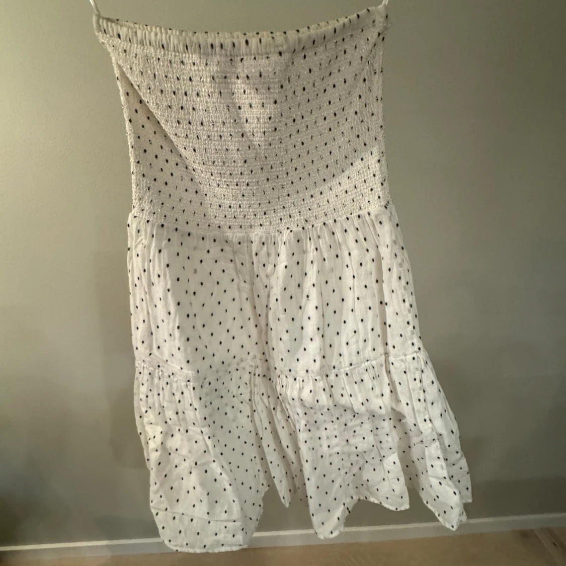 Prickig somrig klänning