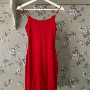 Röd klänning från shein. Pris går att diskutera!💞