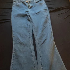 Flared jeans - Rensar gaderob!