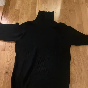 Jack&Jones Sweater stickad - Knappt använd, jätte bra skick