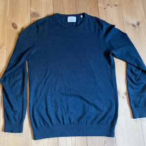 Bläck tröja S - Fin tröja från Bläck, Storlek S.  Skick 8/10. Inga fel eller fläckar, bara att höra av er om ni har några frågor!