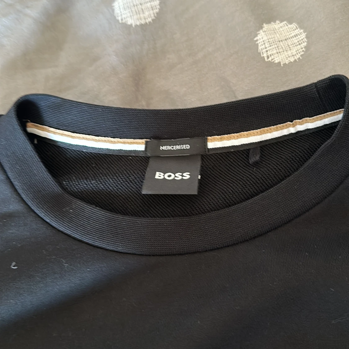 Hugo Boss tröja (originalpris 1200kr) - 91