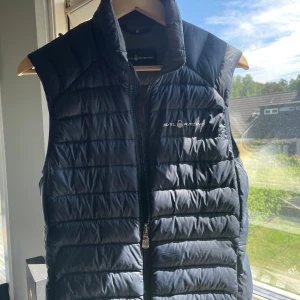 Sailracing väst - Bra skick, allt är som nytt och det är inte hellre några fläckar eller liknande