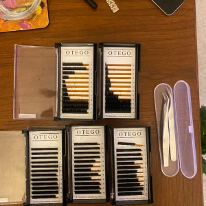 Franskit - Kit för att göra fransförlängning på sig själv eller andra. Pincetterna är spritade och rengjorda. 👁️