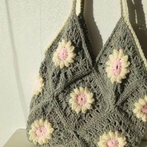 Granny square crochet bag  - "Granny Square Bliss: Elevate your style with this charming crochet bag, a nod to timeless elegance."