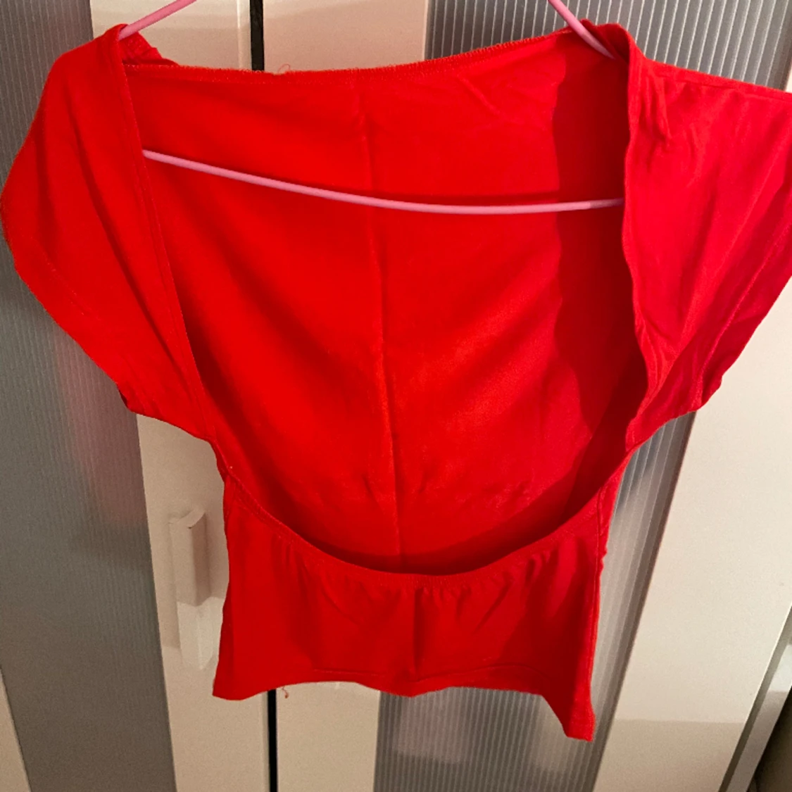 Topp med öppen rygg - 90